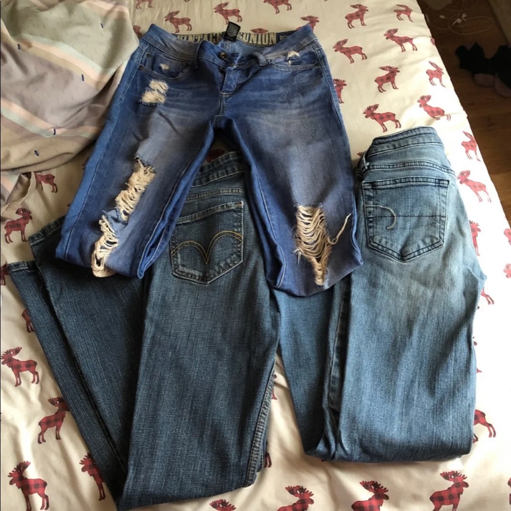 Levi’s/American eagle jeans